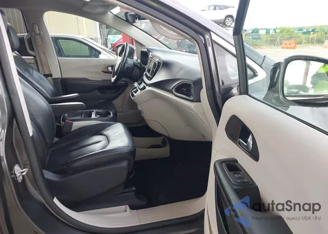 2018 Chrysler Pacifica Touring L z USA, uszkodzony, nr VIN 2C4RC1BGXJR246253